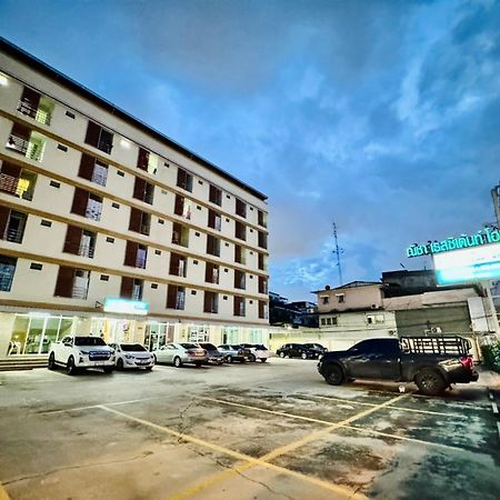 Nicha Residence Hotel بانكوك المظهر الخارجي الصورة