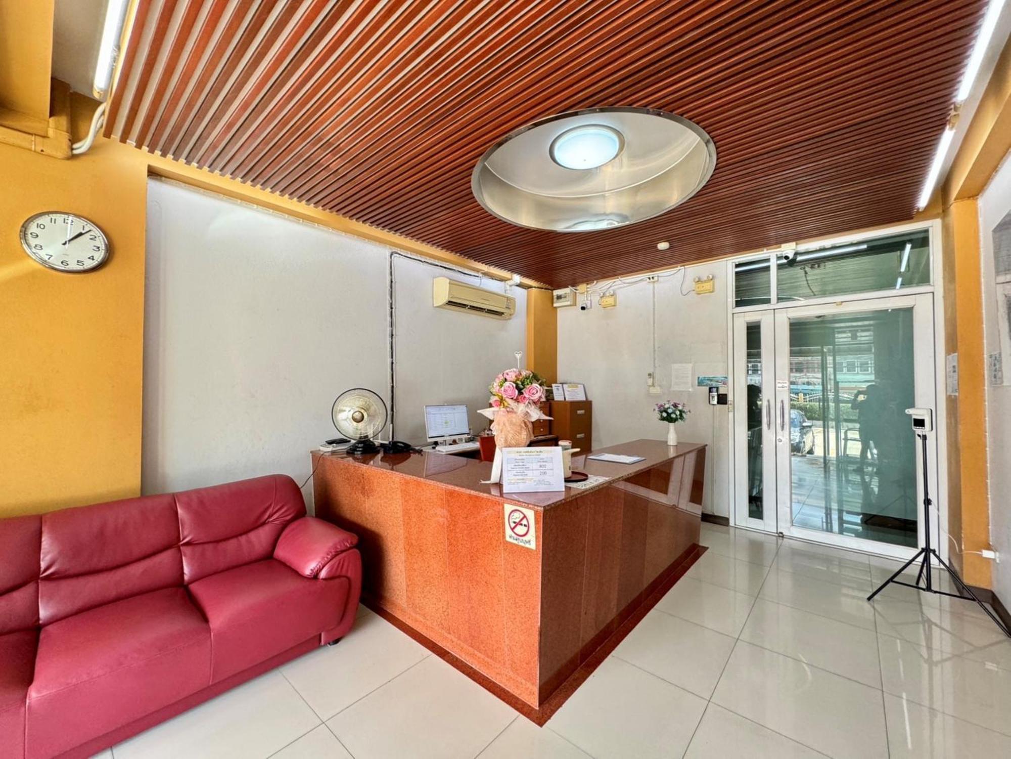 Nicha Residence Hotel بانكوك المظهر الخارجي الصورة