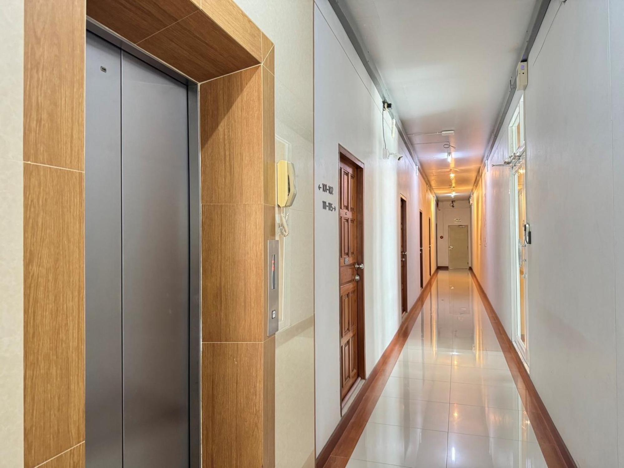 Nicha Residence Hotel بانكوك المظهر الخارجي الصورة