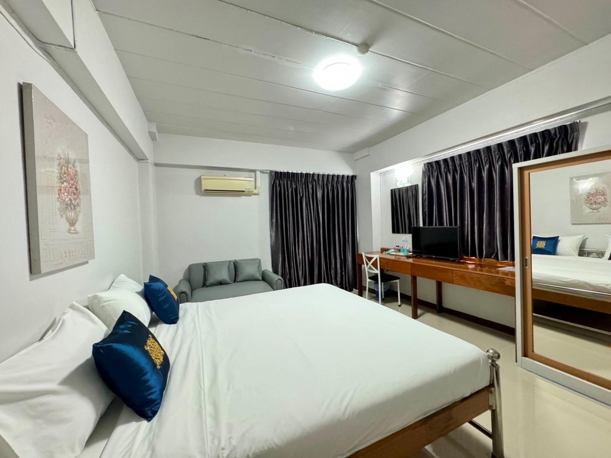 Nicha Residence Hotel بانكوك المظهر الخارجي الصورة