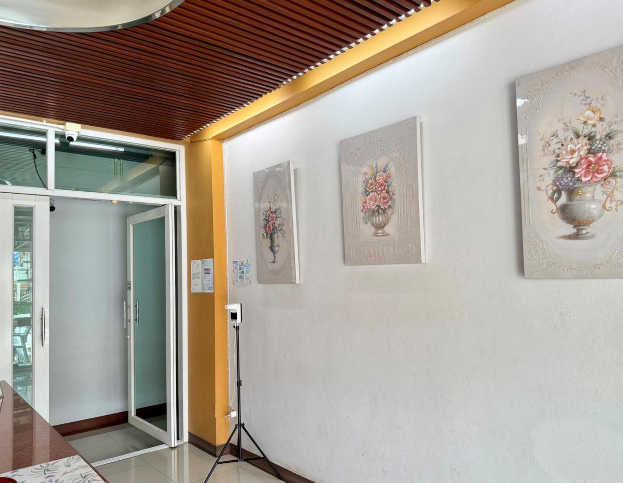 Nicha Residence Hotel بانكوك المظهر الخارجي الصورة