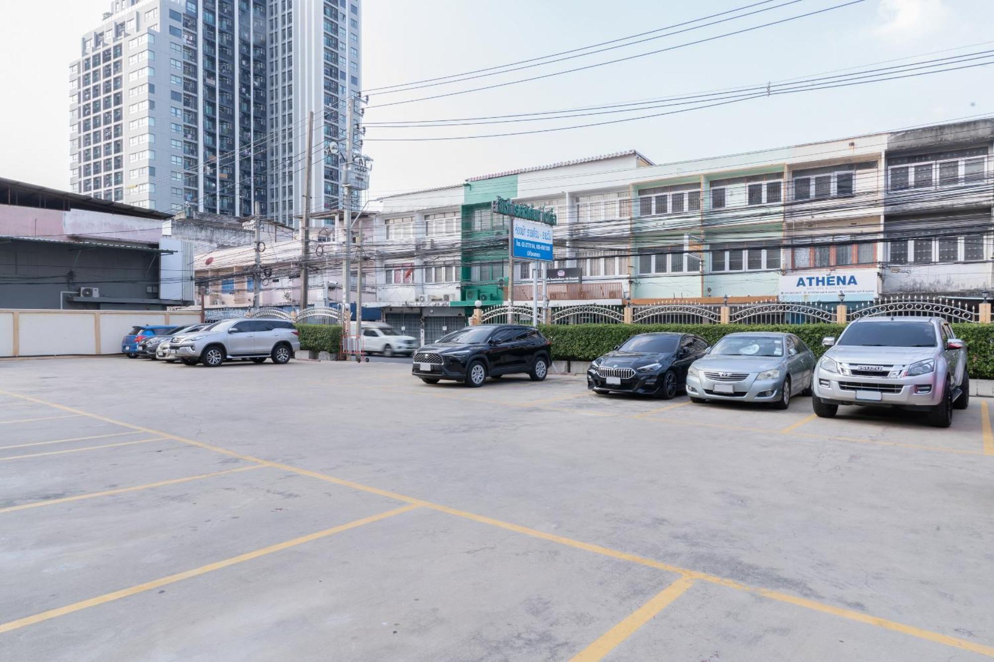 Nicha Residence Hotel بانكوك المظهر الخارجي الصورة