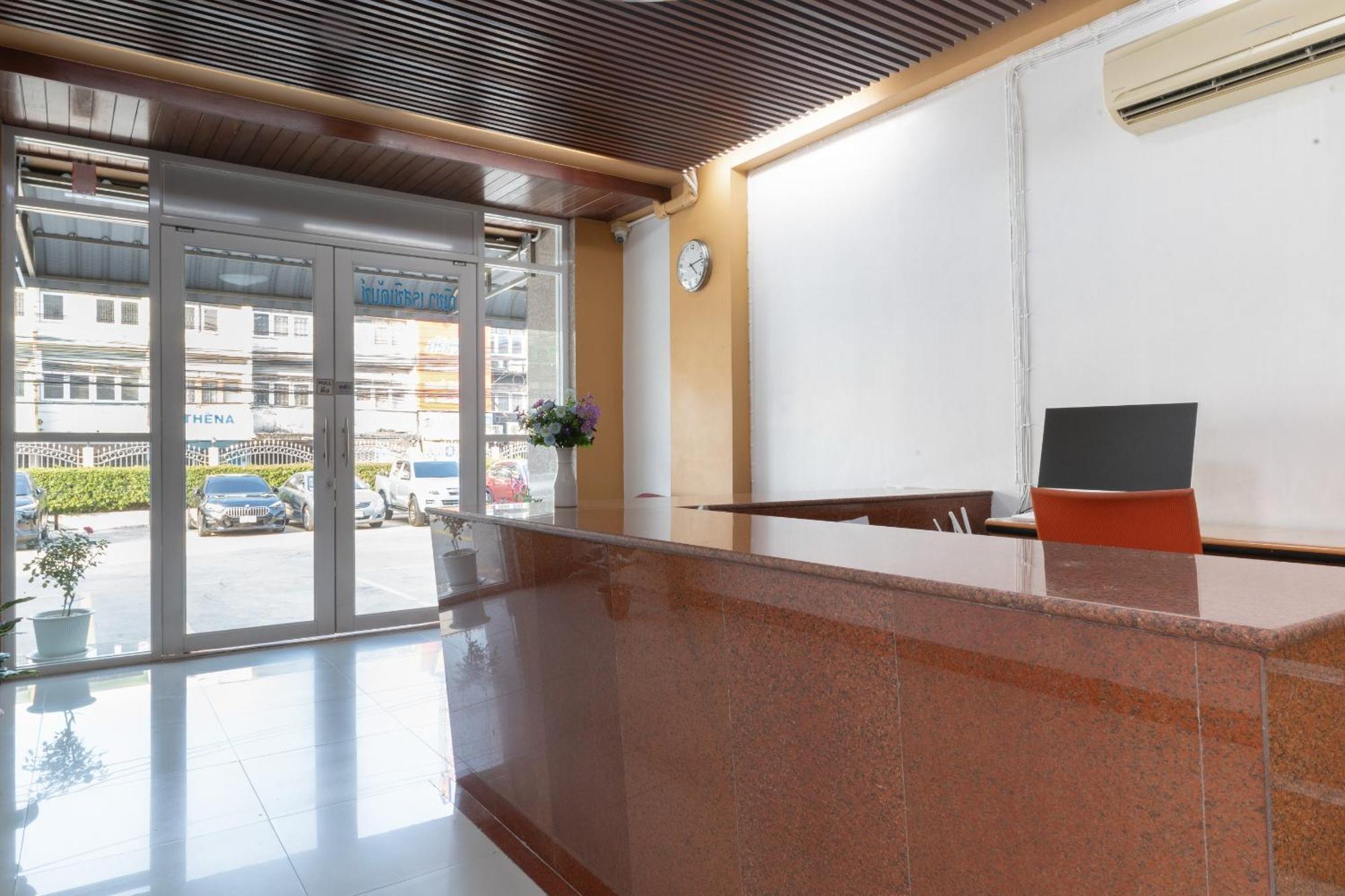Nicha Residence Hotel بانكوك المظهر الخارجي الصورة