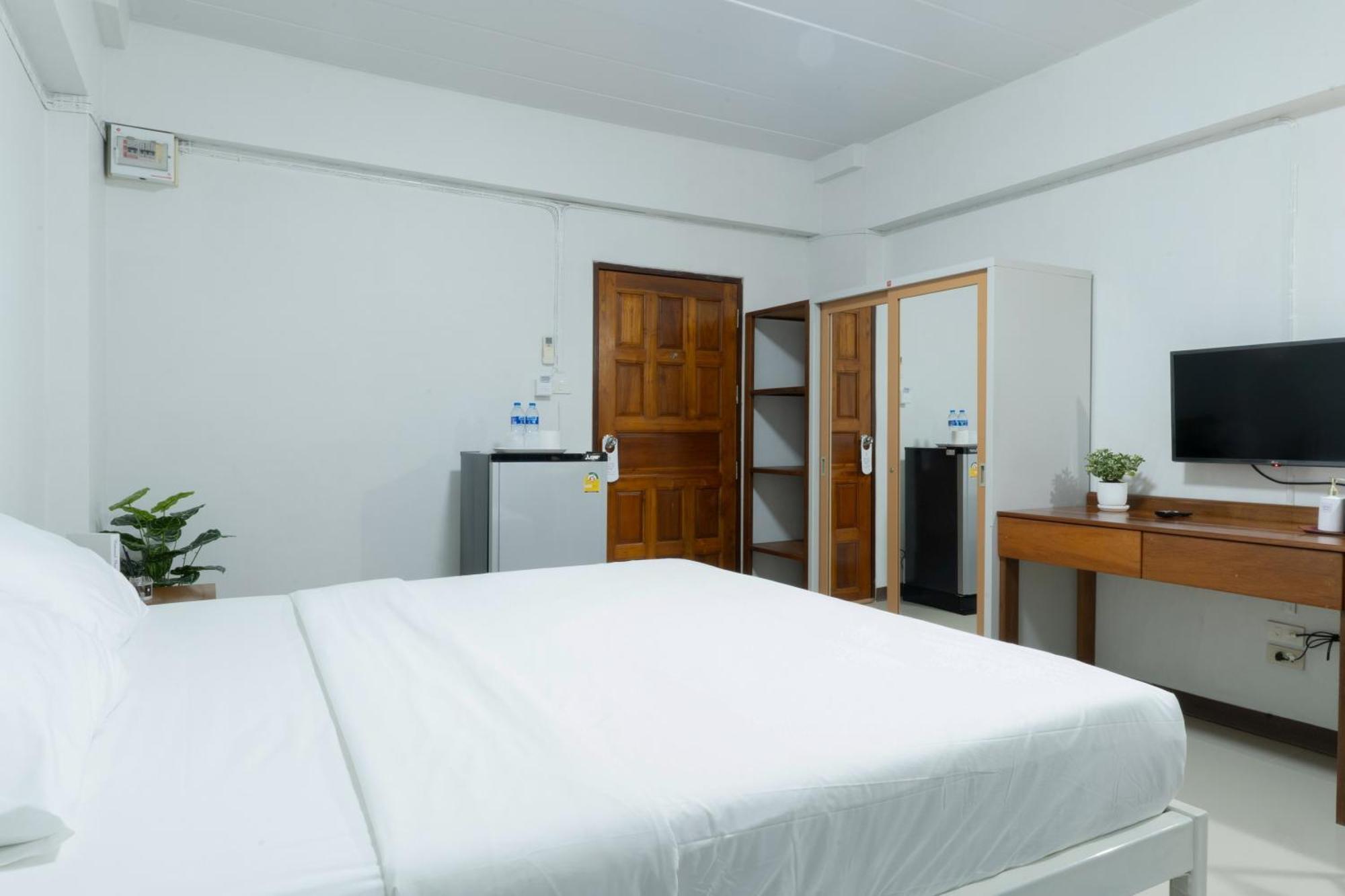 Nicha Residence Hotel بانكوك المظهر الخارجي الصورة