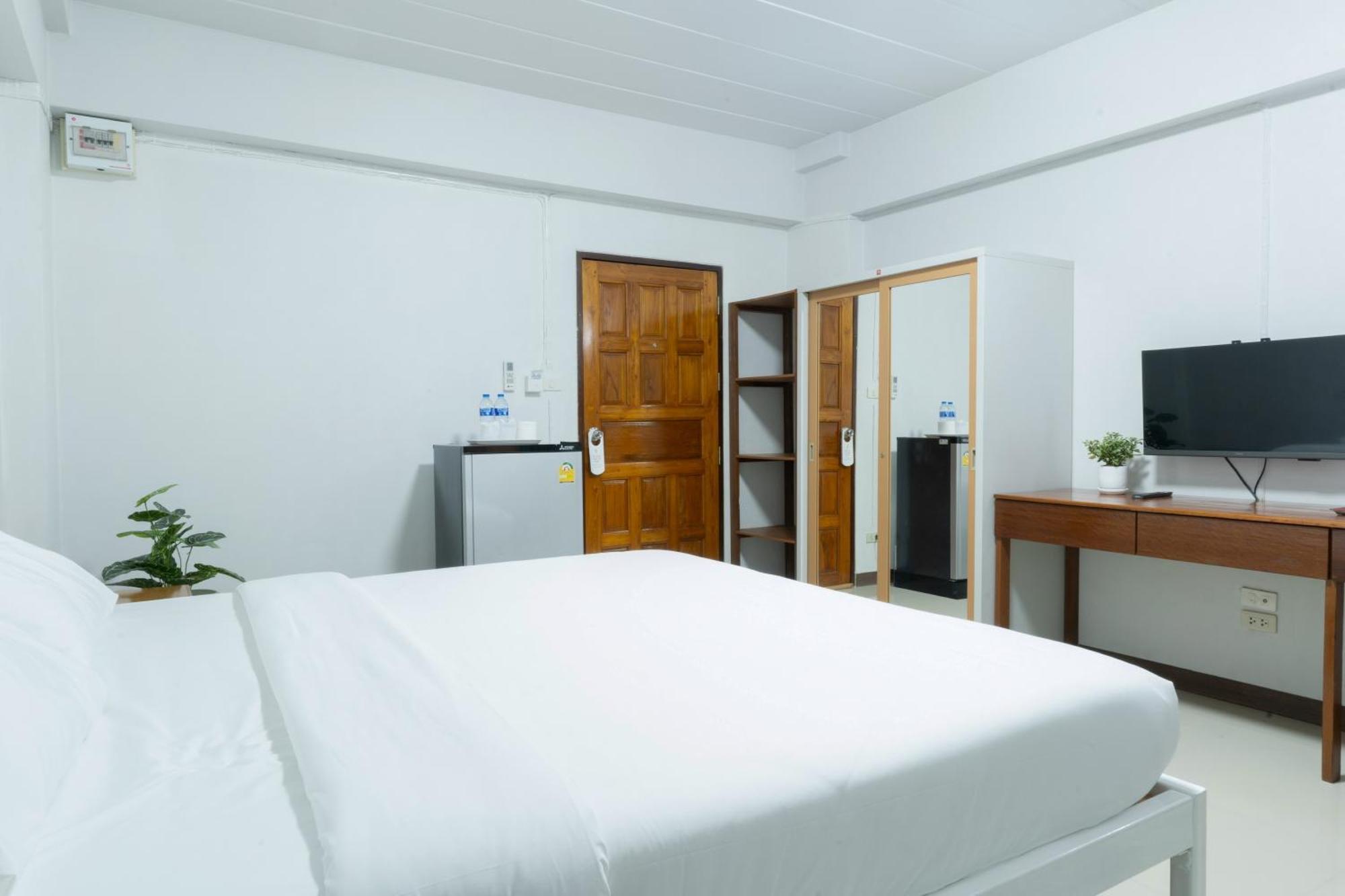 Nicha Residence Hotel بانكوك المظهر الخارجي الصورة